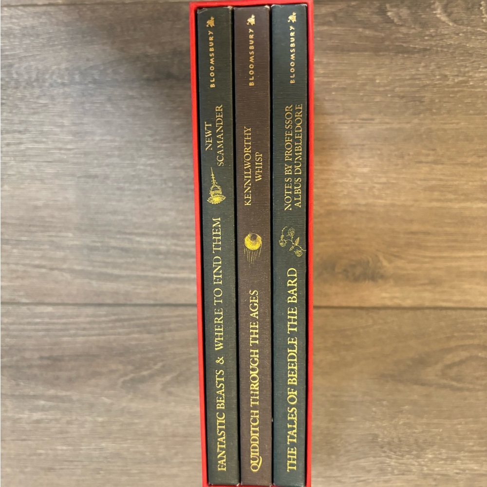 RARE Hogwarts Library complete Box Set. In outstanding condition. - Picture 2 of 5